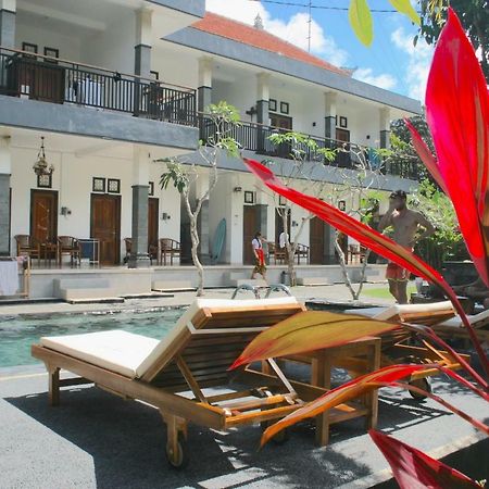 Uluwatu Made Guesthouse エクステリア 写真