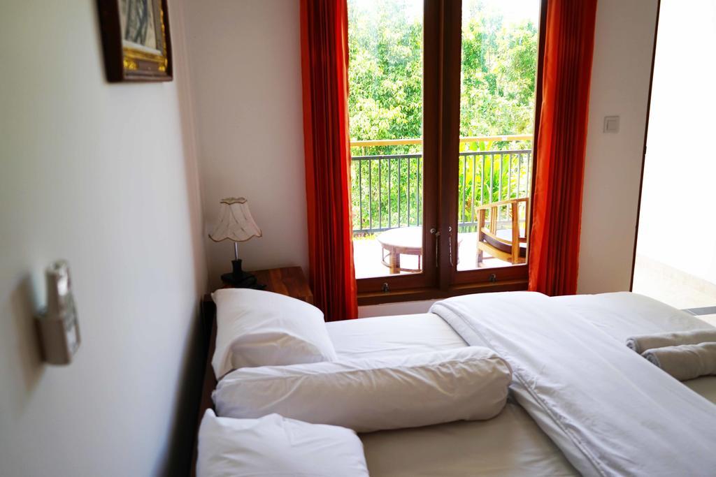 Uluwatu Made Guesthouse エクステリア 写真