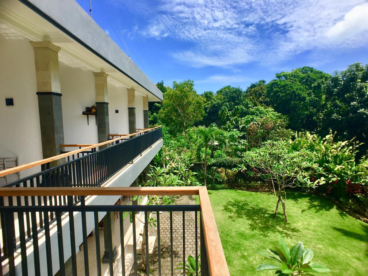 Uluwatu Made Guesthouse エクステリア 写真
