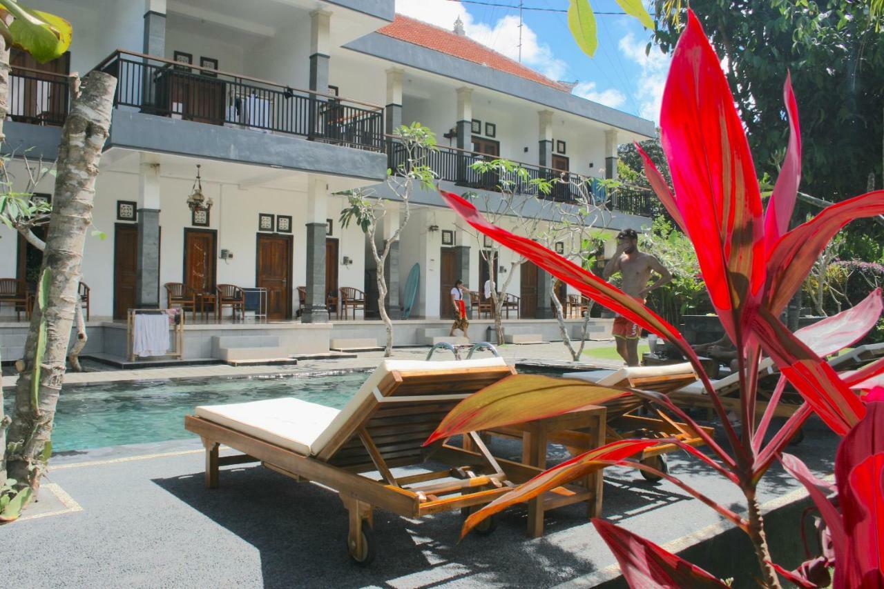 Uluwatu Made Guesthouse エクステリア 写真