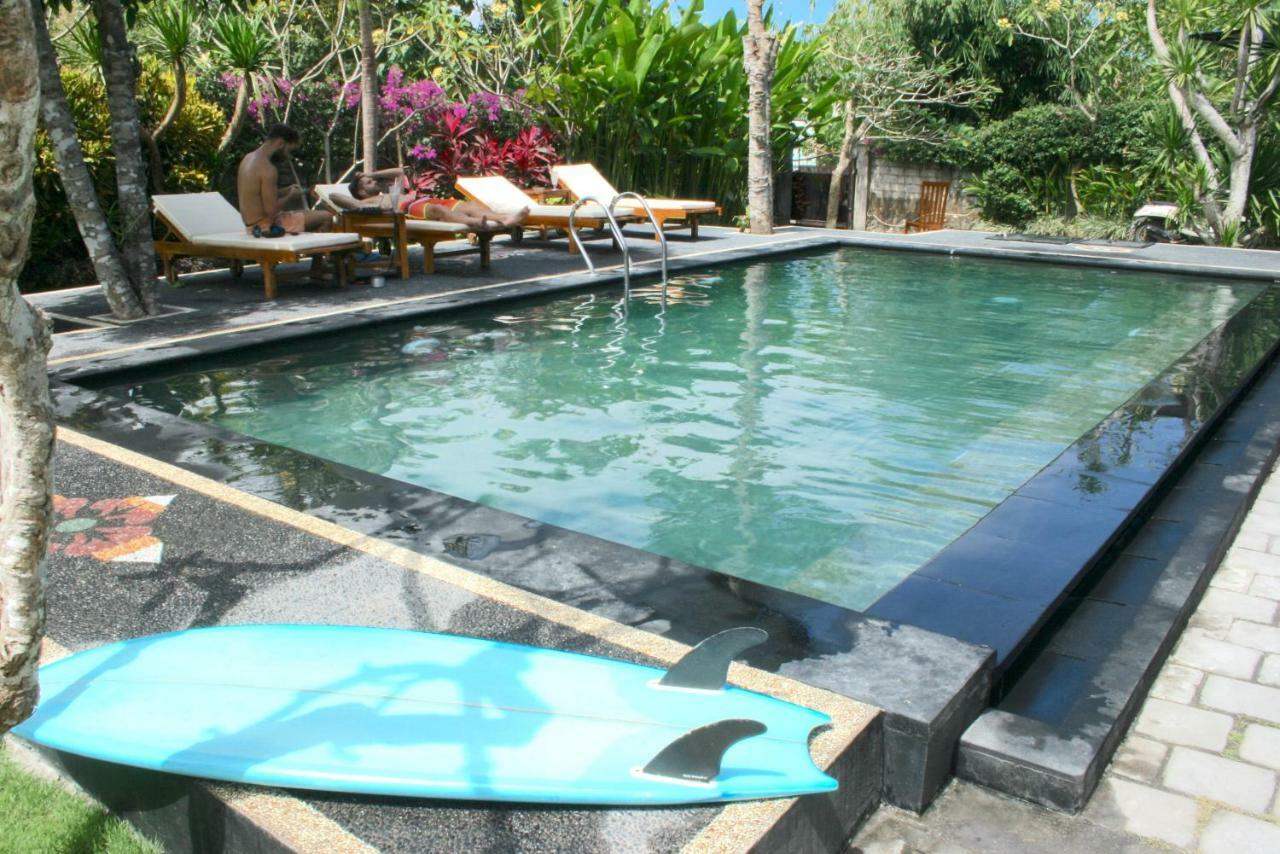 Uluwatu Made Guesthouse エクステリア 写真