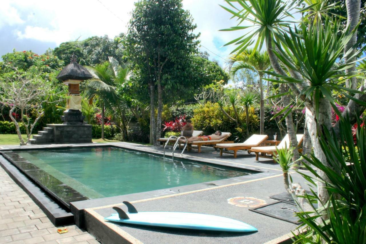 Uluwatu Made Guesthouse エクステリア 写真